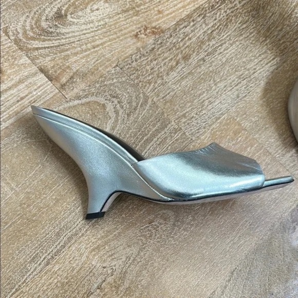 Veronica Beard Mila Silver Metallic Sling Back 8.5 - Picture 7 of 11